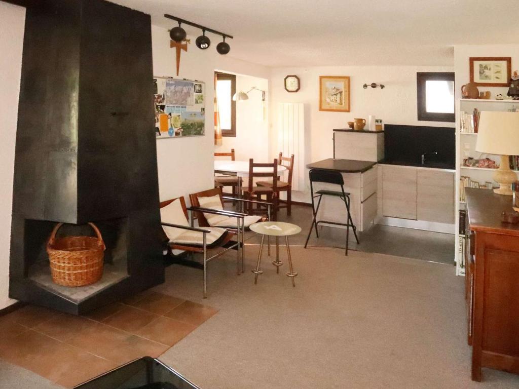 Appartement 6 personnes, proche pistes, balcon - FR-1-322-681