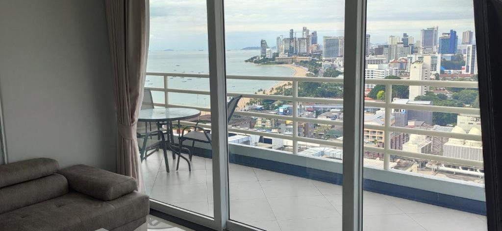 Pattaya Beach View Talay 6 by AEGEAN Suite Condo - Resim 34