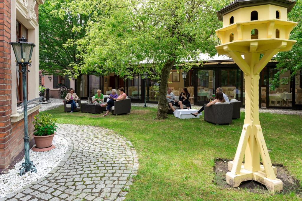 Zahrada ubytování Hotel Schwarzer Adler Tangermünde