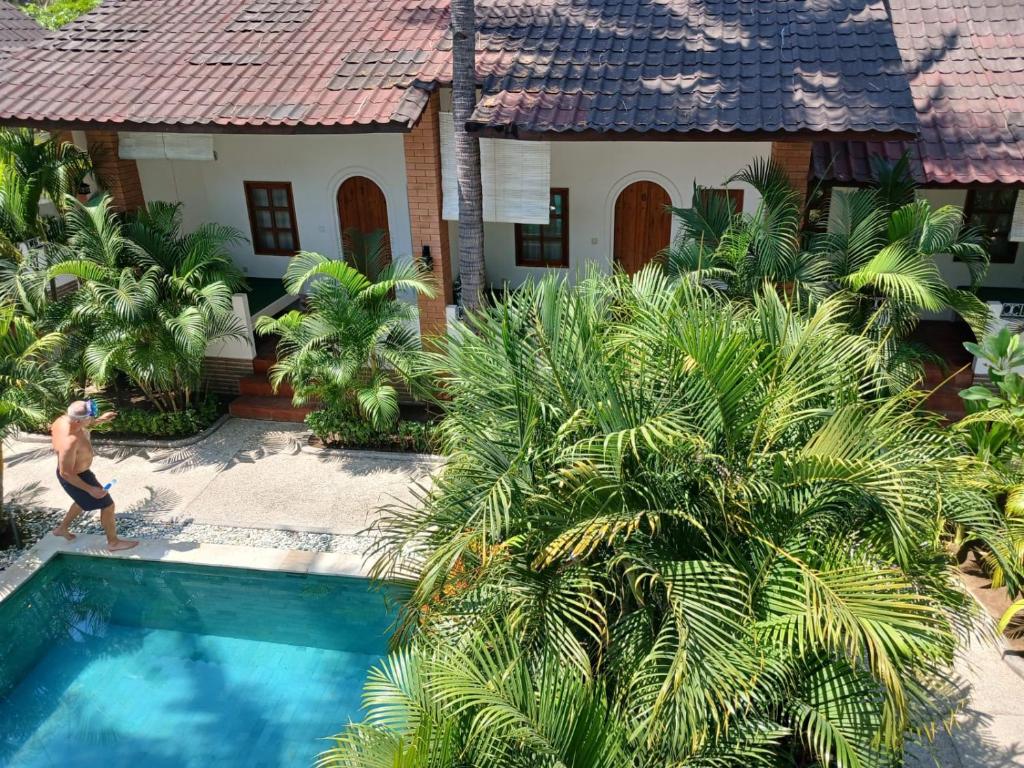 White Coconut Resort - 13