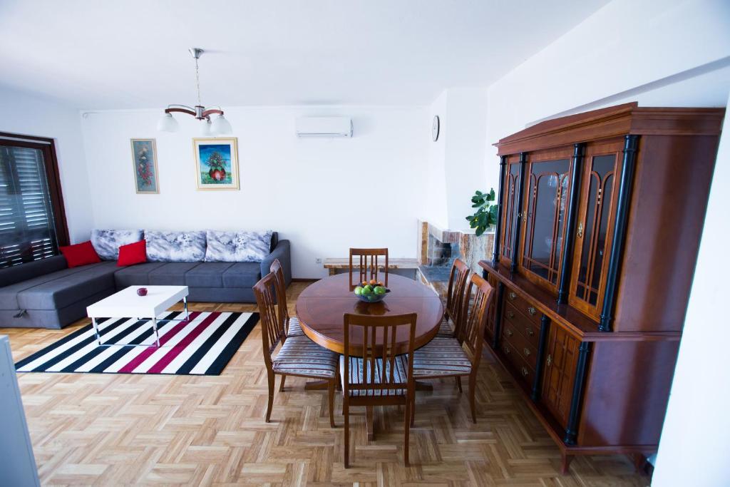 Posezení v ubytování Grand View Apartments