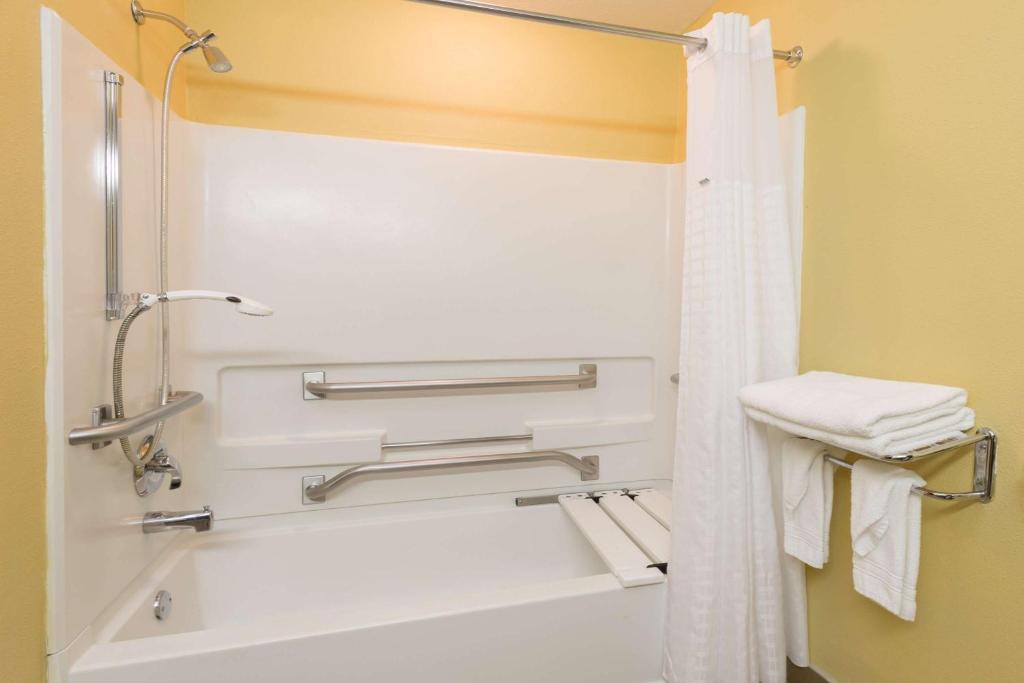 Microtel Inn & Suites by Wyndham Hillsborough - Suite Queen - Non Fumatori
