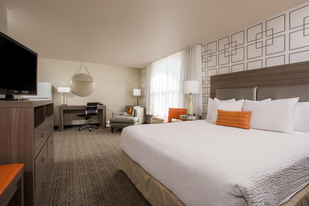 Hawthorn Suites by Wyndham Livermore photo