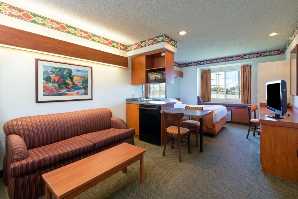 Microtel Inn and Suites Pueblo - Suite Studio Lit Queen-Size - Fumeurs