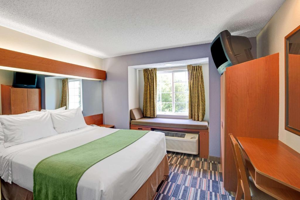 Microtel Inn & Suites by Wyndham Cherokee - Queen Kamer Met 1 Queensize Bed – Niet-Rokers