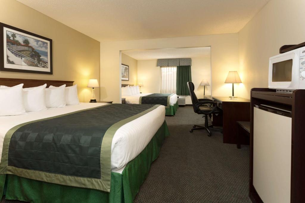 Baymont by Wyndham Mason - King Room With Two King Beds - Non-Smoking