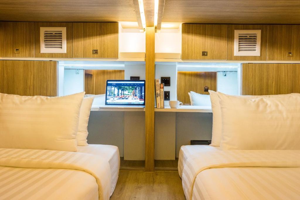 Nonze Hostel - Twin Capsule Suite With Shared Bathroom