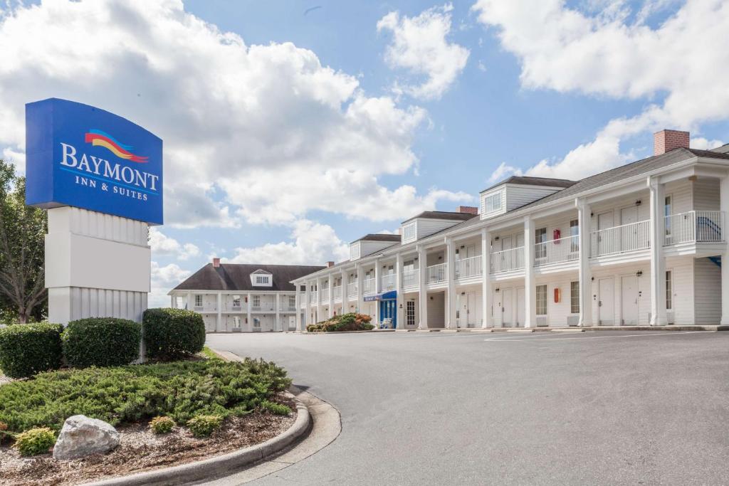 Baymont by Wyndham Hickory photo