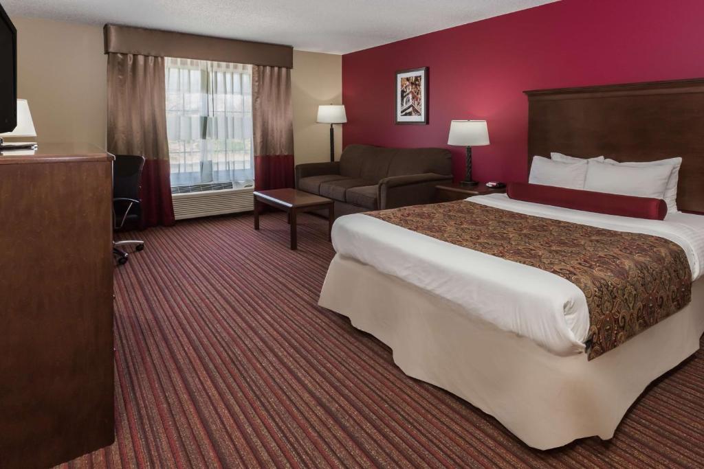 Baymont by Wyndham Mequon Milwaukee Area photo