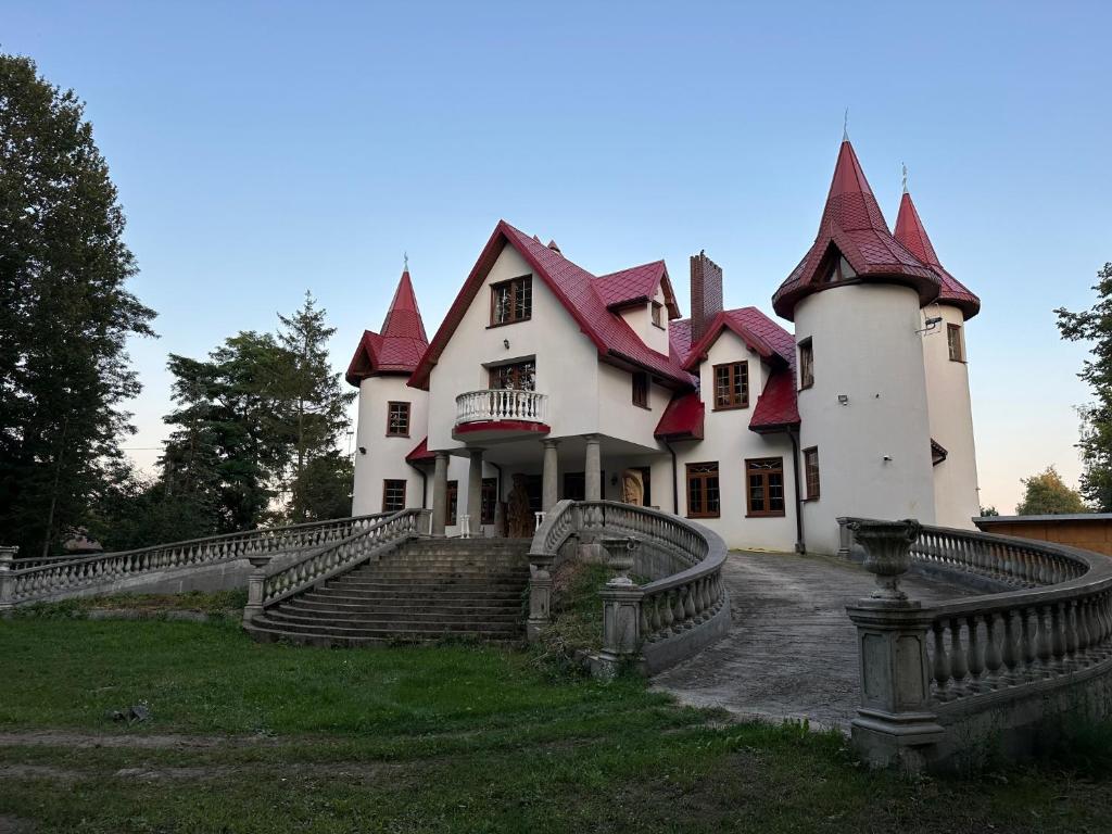 Το κτήριο όπου στεγάζεται  το διαμέρισμα