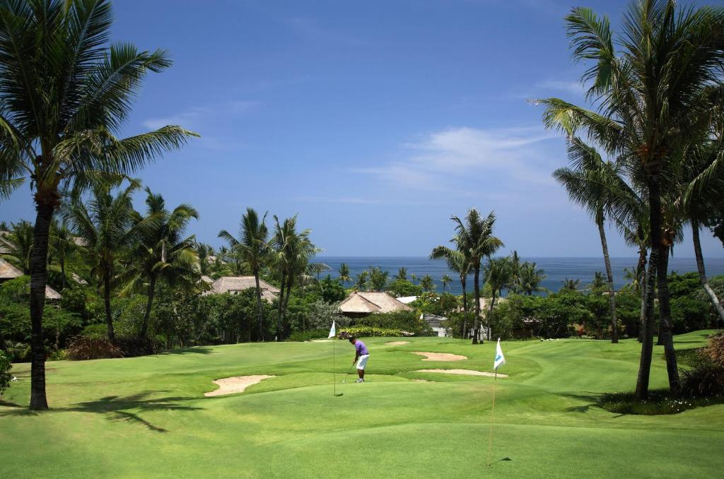 Golf v rezortu nebo okolí