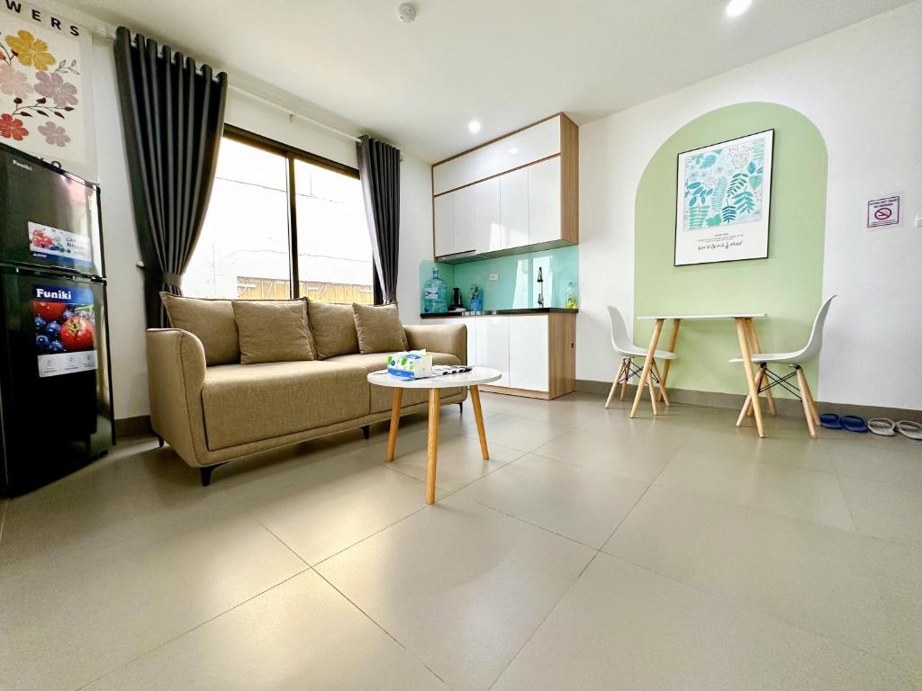 Cindy Westlake Apartments