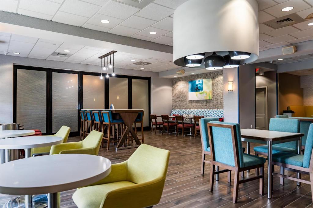 Hampton Inn Turnersville photo