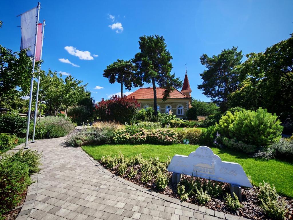 Tóni Villa - Resim 1