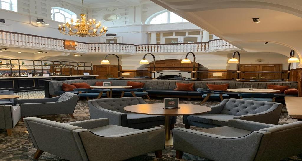 Best Western Chilworth Manor Hotel - Resim 2