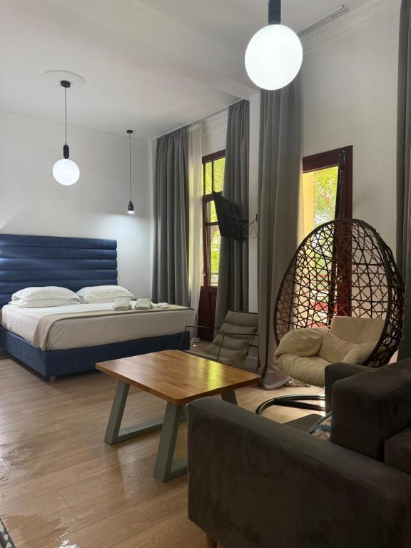 The Maroon Bottle Luxury Suites - Resim 45