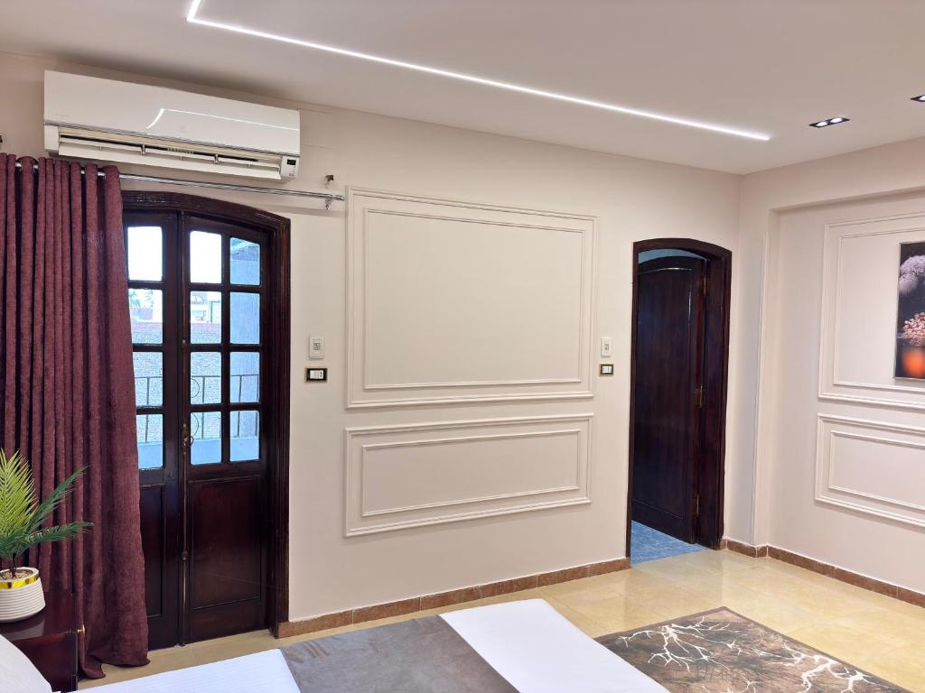 Full Moon House - 10