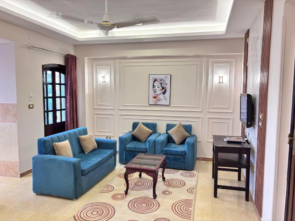 Full Moon House - 12