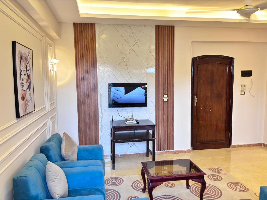 Full Moon House - 16