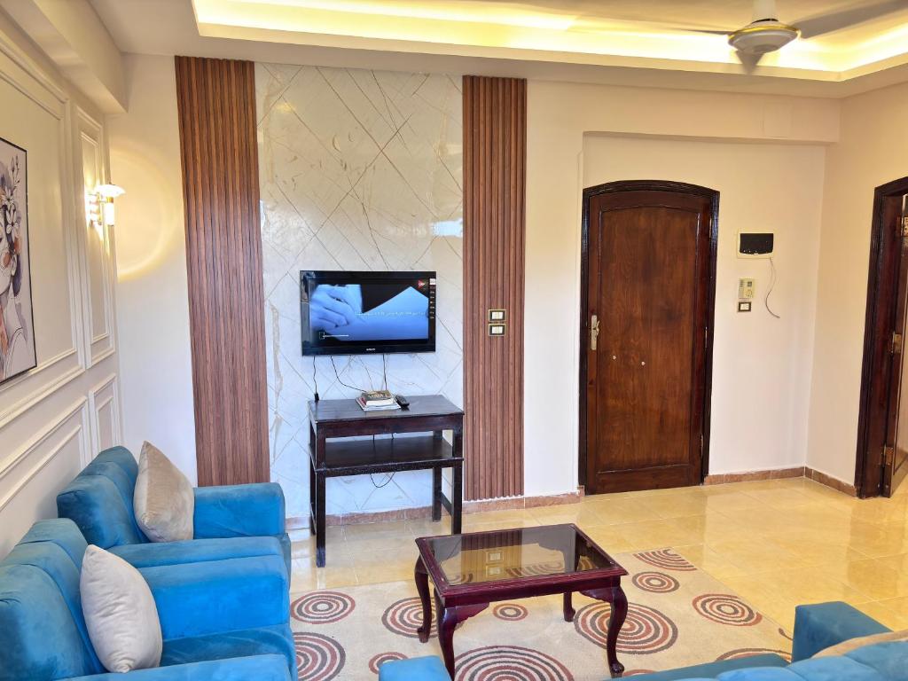 Full Moon House - 13