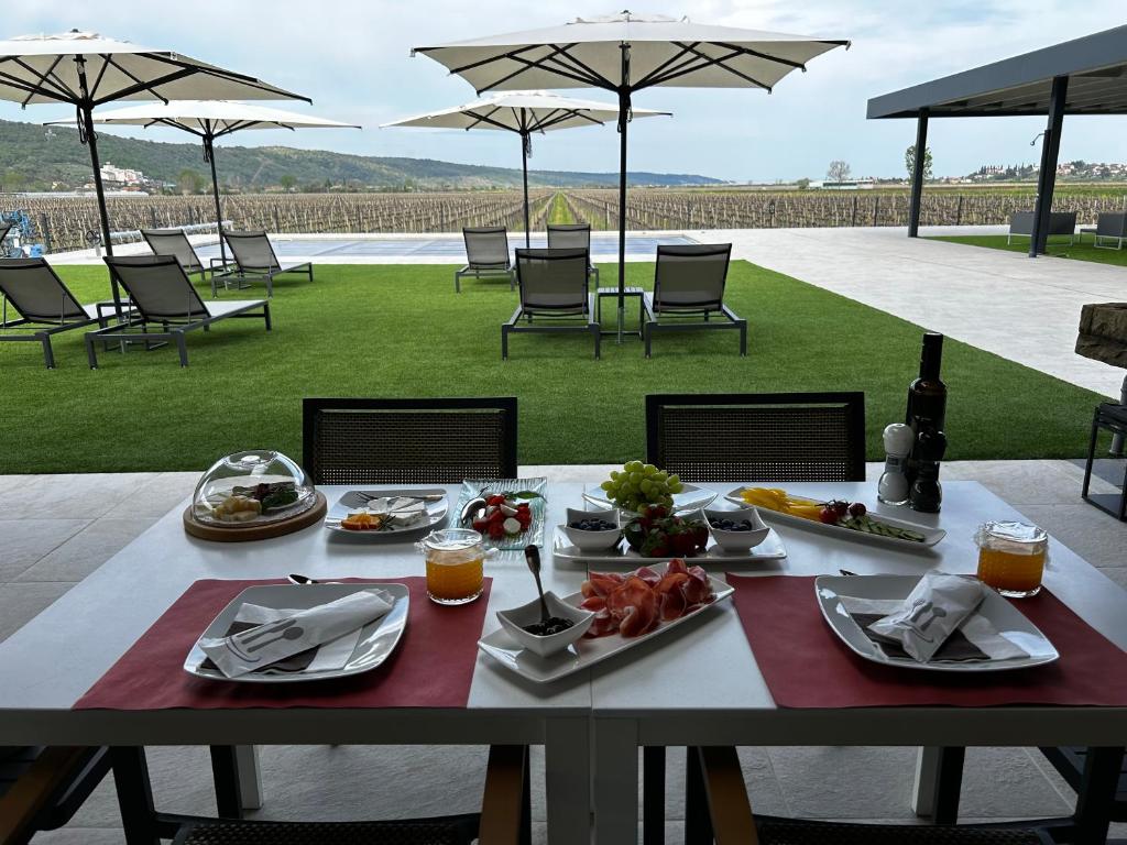 Casa Mulino - where the vineyards meet the sea