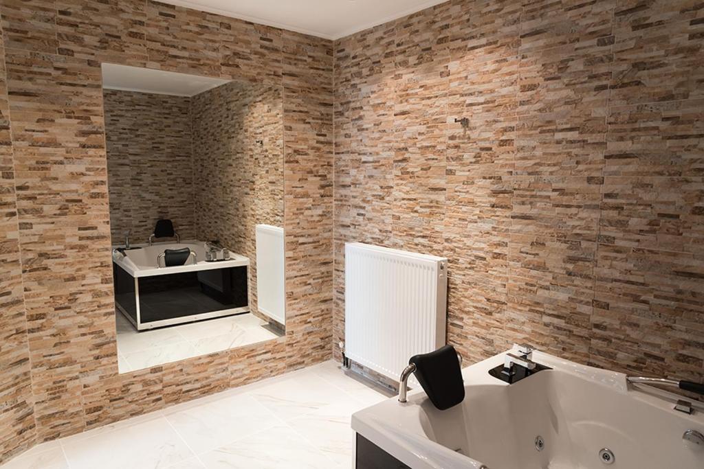 Luxury Living Apartments and Spa - 