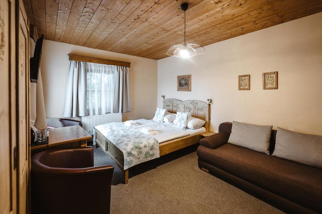 Hotel Frýdl - スタンダード 4 人部屋