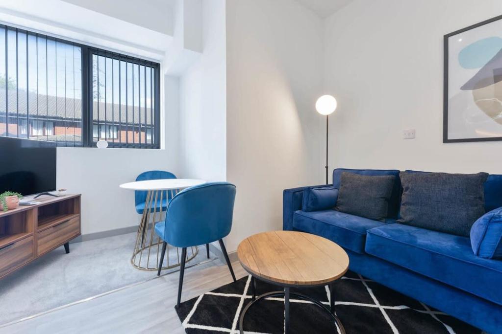 TV a/nebo společenská místnost v ubytování Light & Modern 1 Bed Budget Apartment Dudley