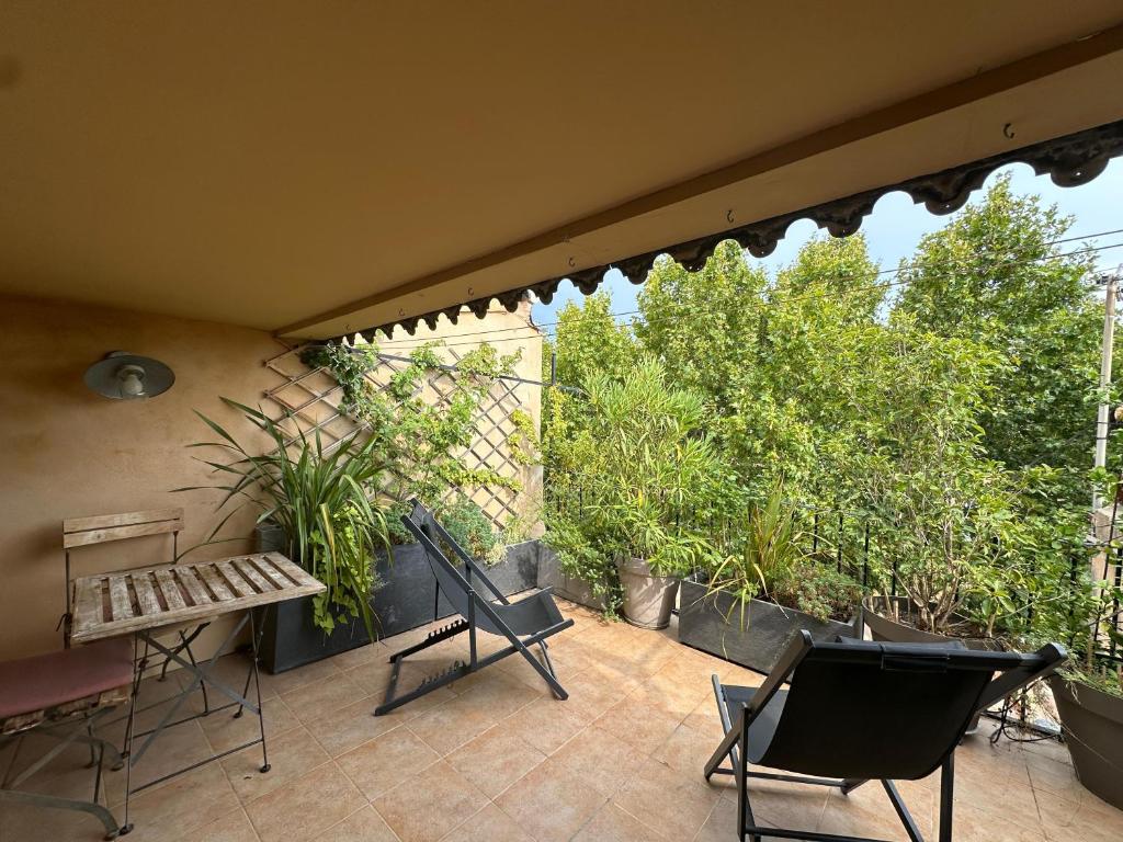 Le Sainte-Victoire - Studio cosy avec sa jolie terrasse - Centre ville historique
