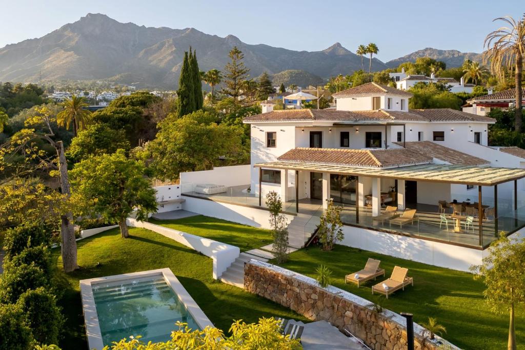 All About Santa Ana Villa