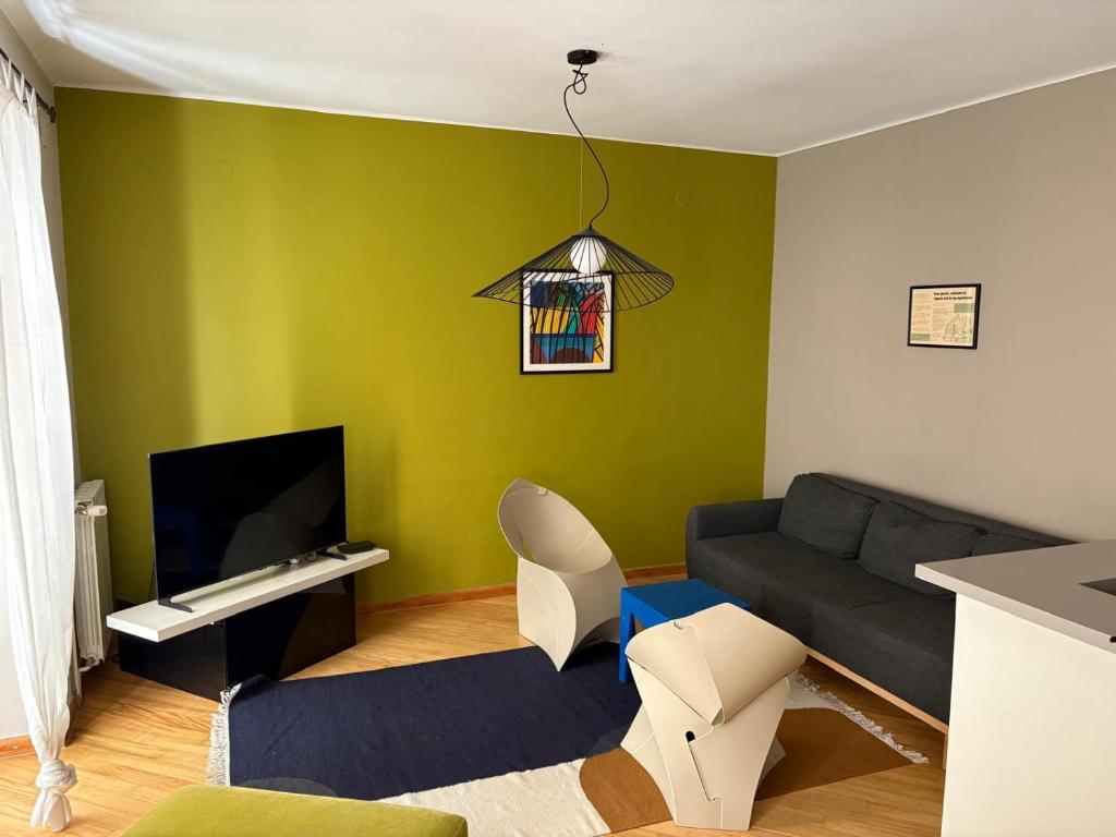 Elegant Art City Apartment