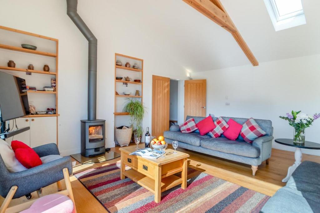 Posezení v ubytování 3 Bed in South Cove oc-r30975
