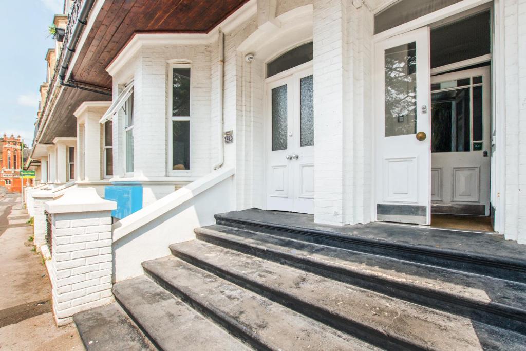 OYO The Lodge Bournemouth - Resim 11