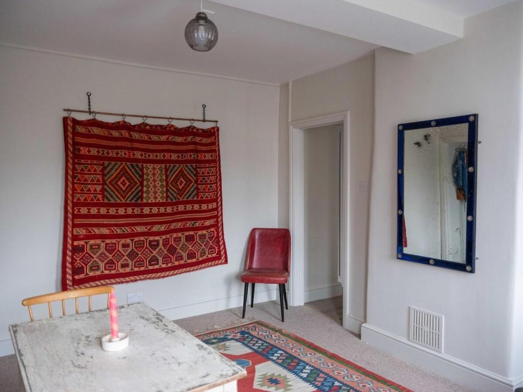 Φωτογραφία από το άλμπουμ του Cosy Ground Floor Flat by Catherine Hill Frome σε Frome
