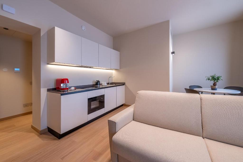 Oriana Homèl Milano - Resim 14