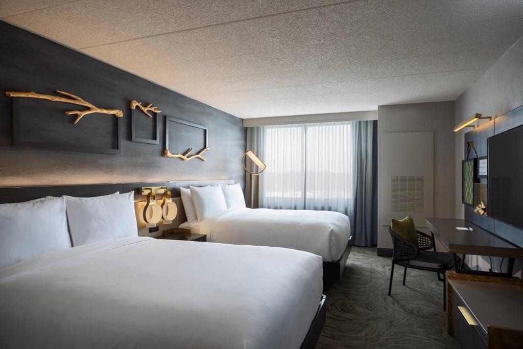 Renaissance Chicago North Shore Hotel - 