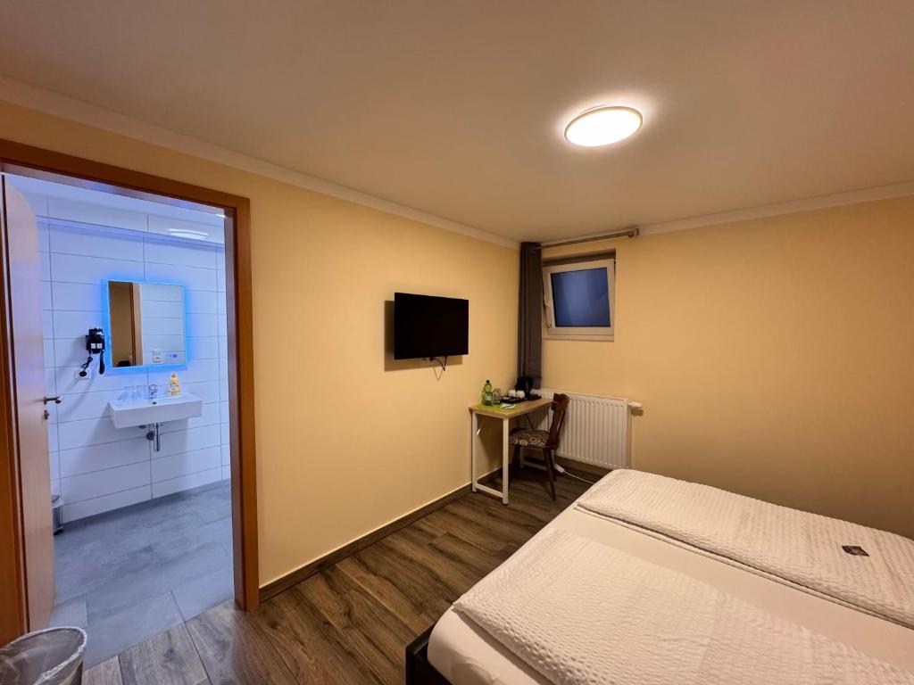 Pension Hubertus - Budget Double Room