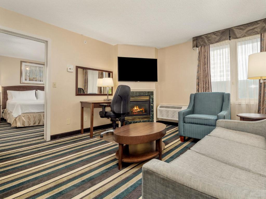 Holiday Inn Conference Centre Edmonton South by IHG - Resim 41