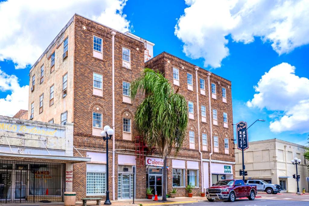 Το κτήριο όπου στεγάζεται  το ξενοδοχείο