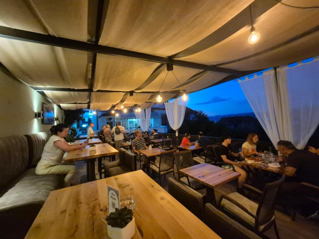 Garni Hotel Panorama Lux - Resim 14