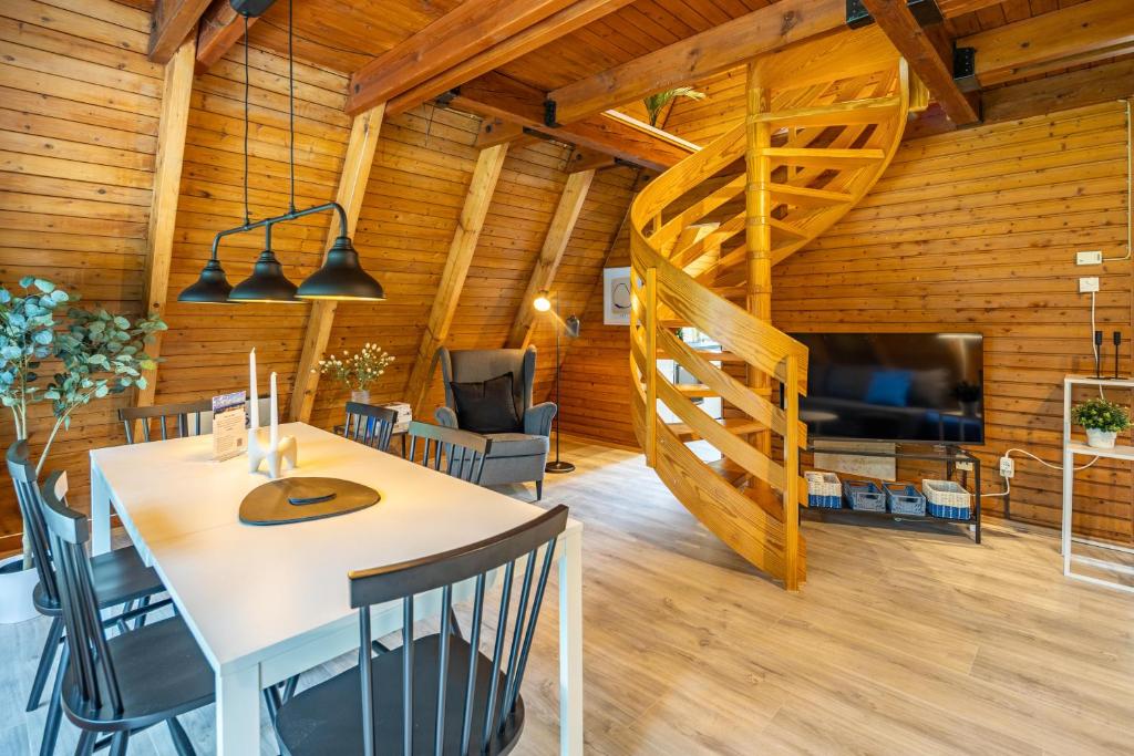 Χώρος καθιστικού στο Ferienhaus im Nurdachstil in Damp