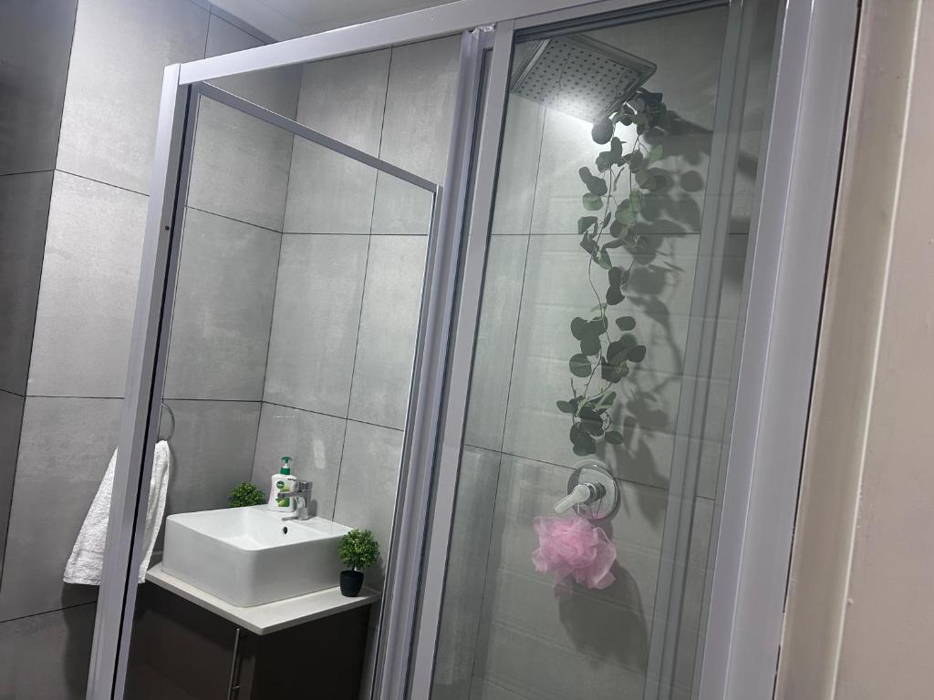 Bilik mandi di Private Space in a House