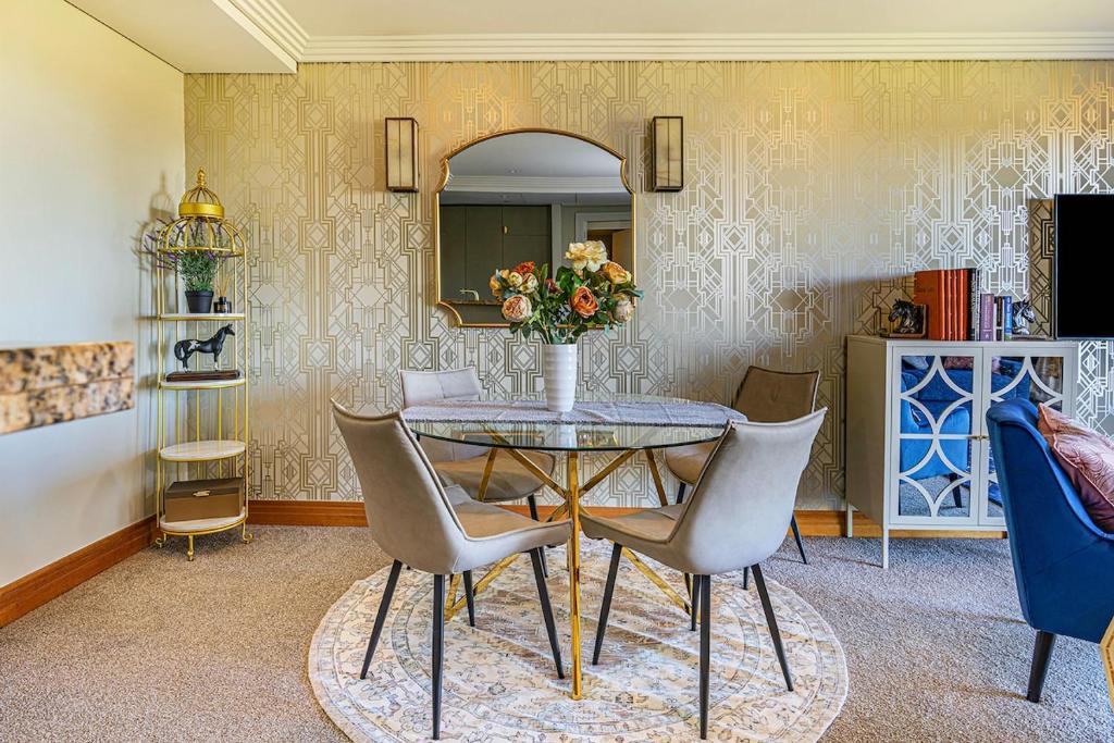 Art-deco glam - best part of CBD - Resim 25