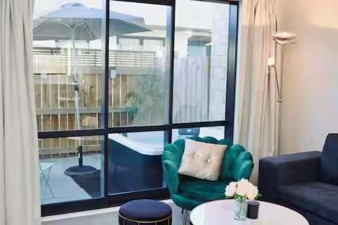 Modern Oasis with Spa close to shopping centres - Resim 9