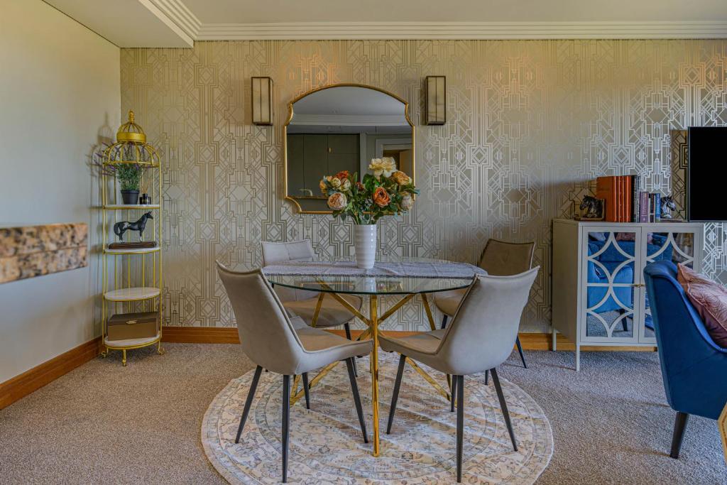 Art-deco glam - best part of CBD - Resim 34