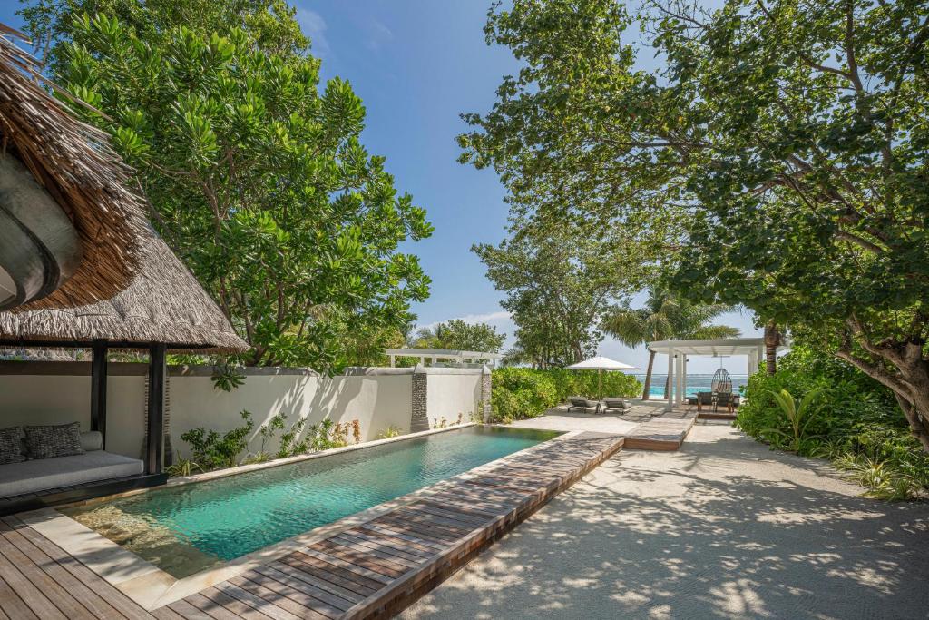 Four Seasons Resort Maldives at Kuda Huraa - View 32