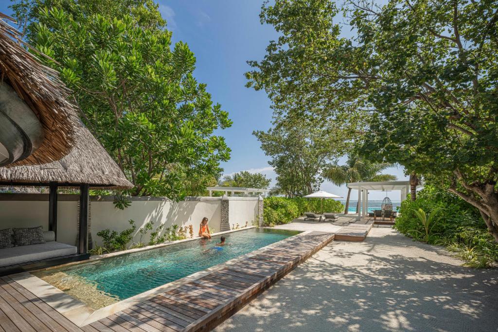 Four Seasons Resort Maldives at Kuda Huraa - View 11