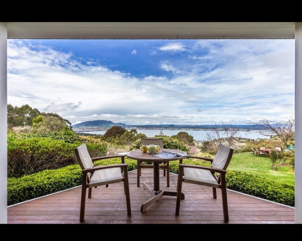 Breath Taking Views of Lake Taupo - Resim 14