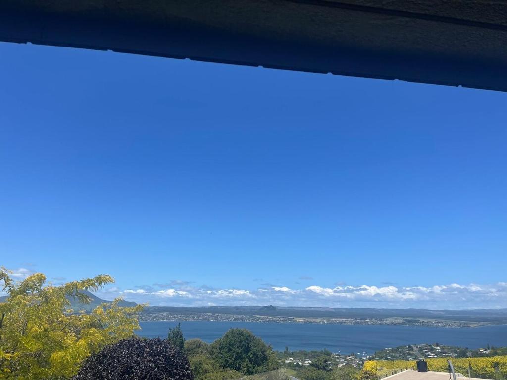 Breath Taking Views of Lake Taupo - Resim 15