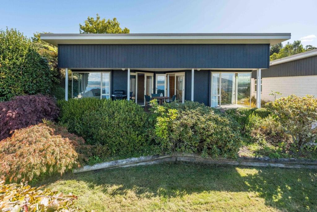 Breath Taking Views of Lake Taupo - Resim 16